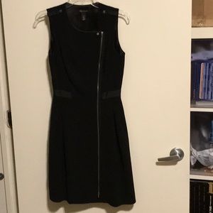 Sleeveless zipper black dress
